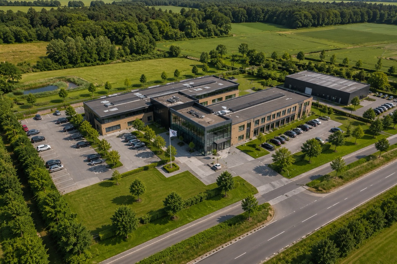 Aerialfoto af boligområde og grønne omgivelser